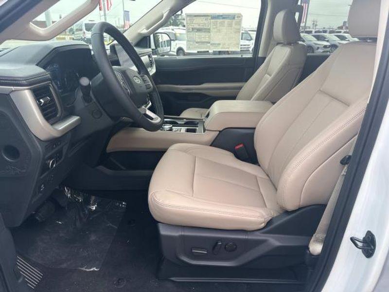 new 2024 Ford Expedition Max car, priced at $63,040