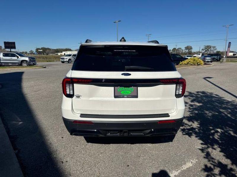 new 2025 Ford Explorer car, priced at $48,740