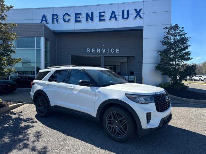 new 2025 Ford Explorer car, priced at $48,740