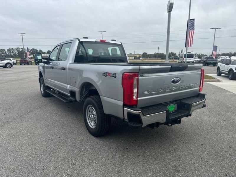 new 2024 Ford F-250 car, priced at $61,325