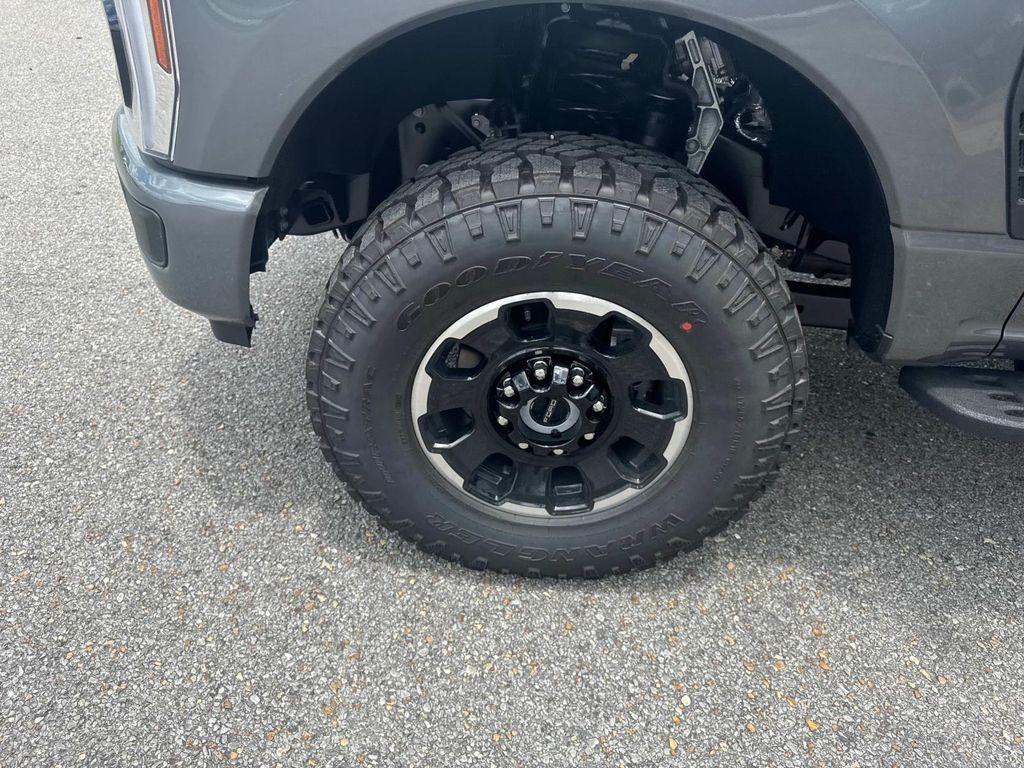 new 2025 Ford F-250 car, priced at $72,825