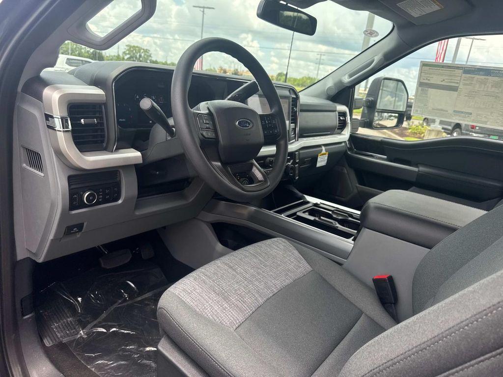 new 2025 Ford F-250 car, priced at $72,825
