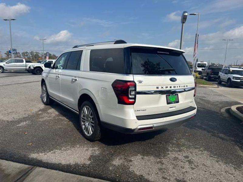 new 2024 Ford Expedition Max car, priced at $70,105