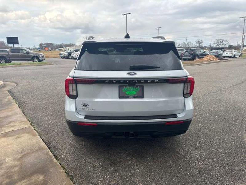 new 2025 Ford Explorer car, priced at $41,610