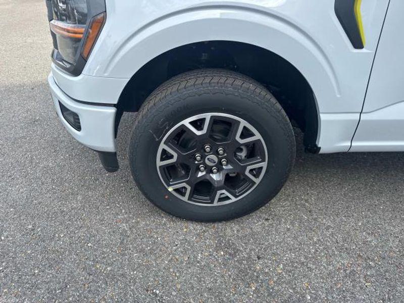 new 2025 Ford F-150 car, priced at $51,009