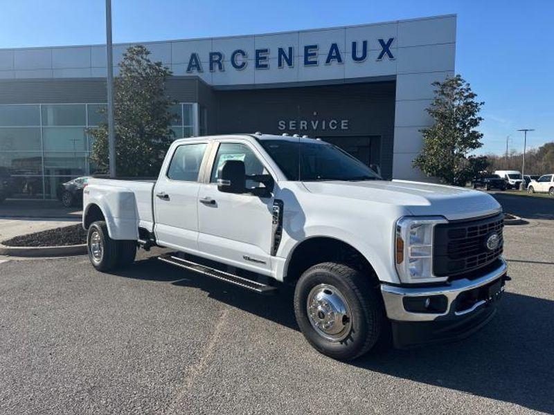 new 2024 Ford F-350 car, priced at $66,185