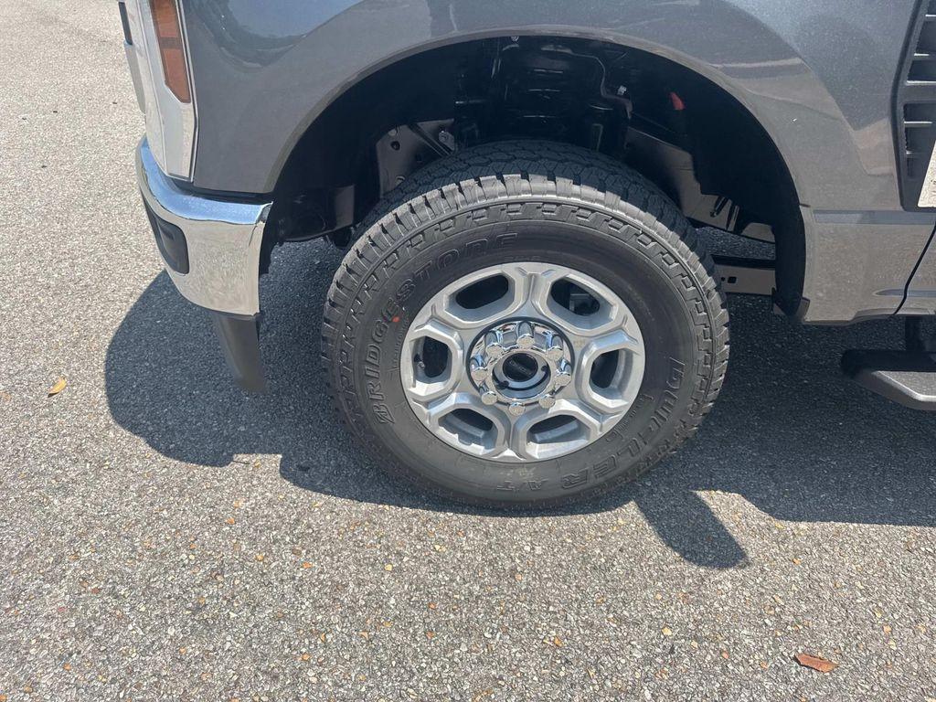 new 2025 Ford F-250 car, priced at $71,390