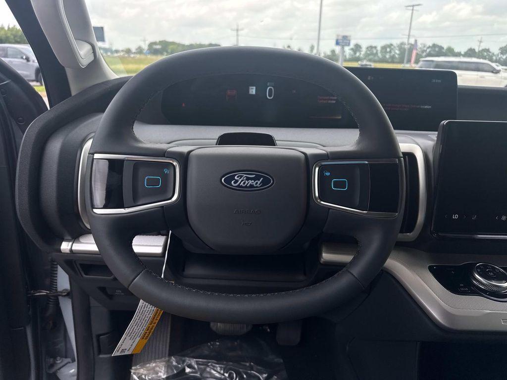 new 2025 Ford Expedition car, priced at $69,735