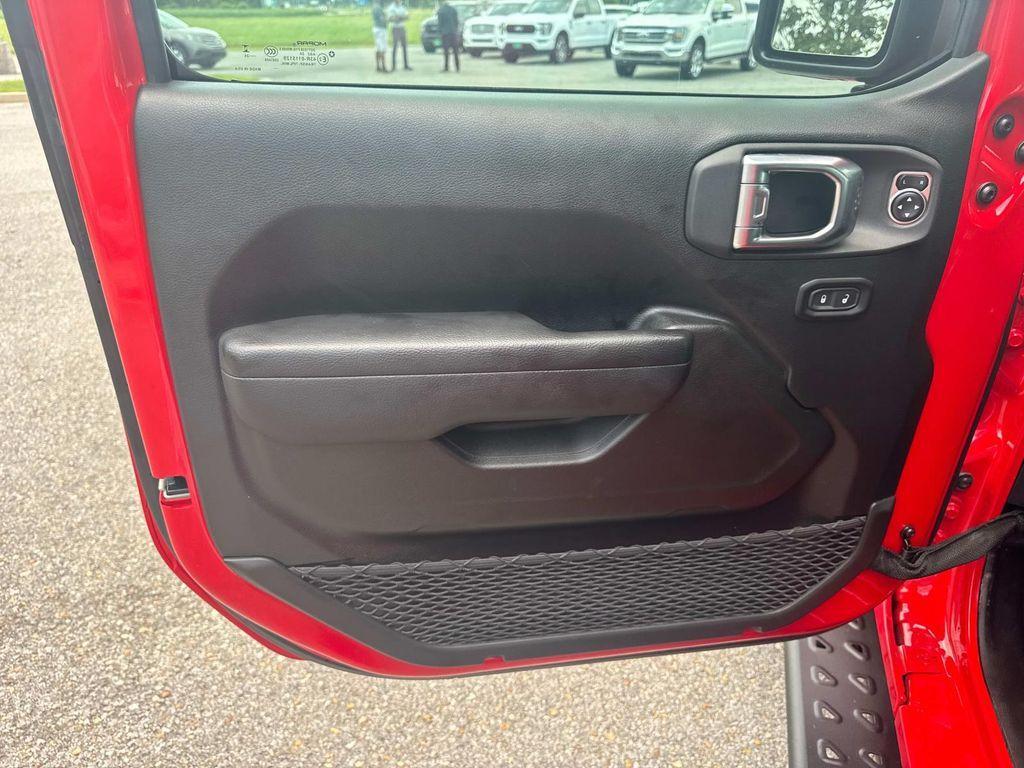 used 2024 Jeep Gladiator car, priced at $39,827