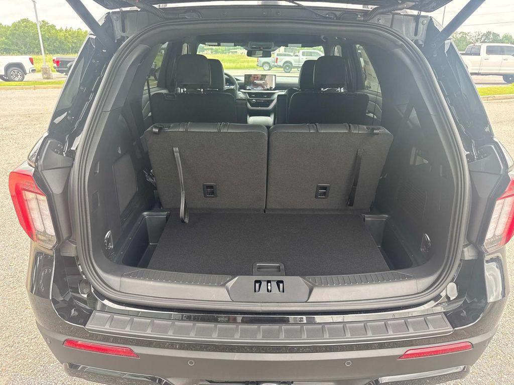 new 2025 Ford Explorer car, priced at $44,127