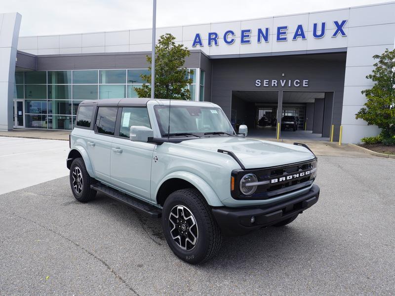 new 2024 Ford Bronco car, priced at $54,595