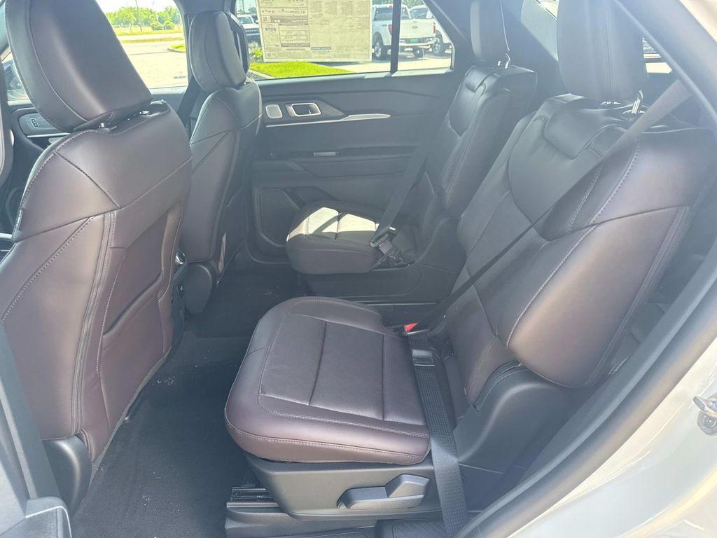 new 2025 Ford Explorer car