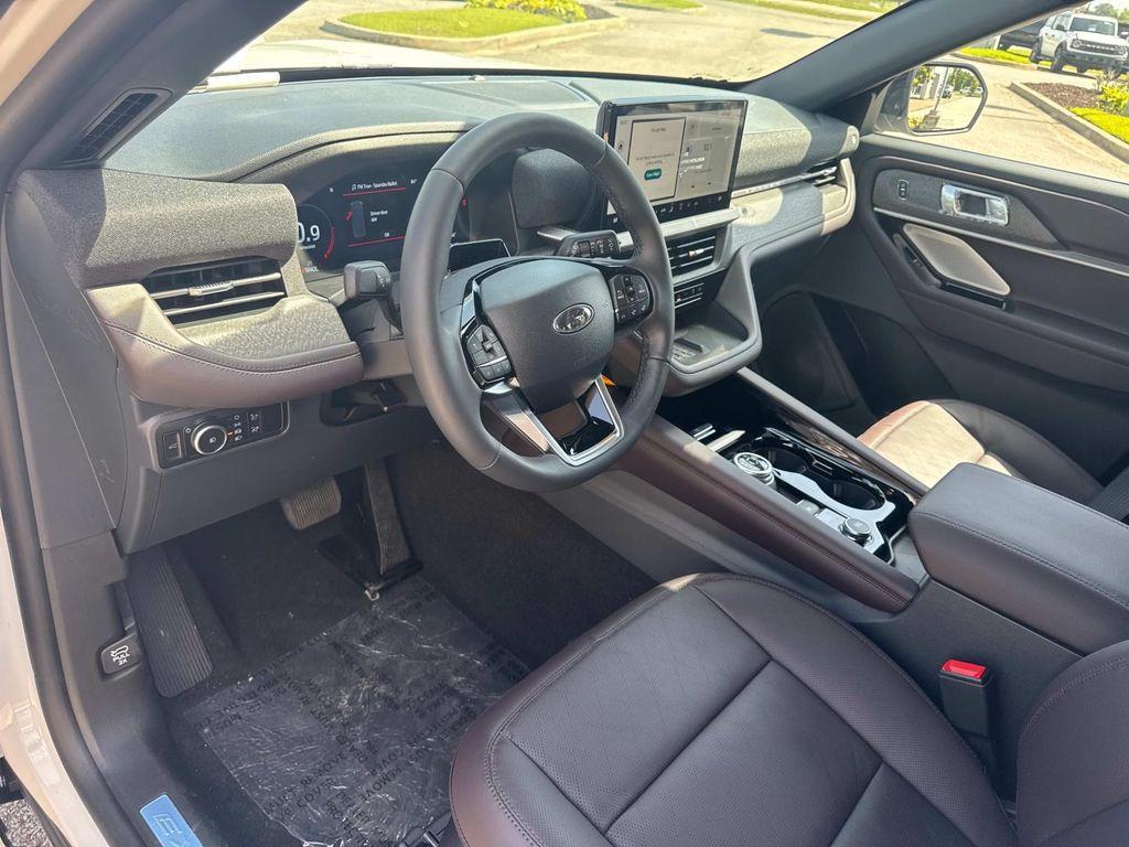 new 2025 Ford Explorer car