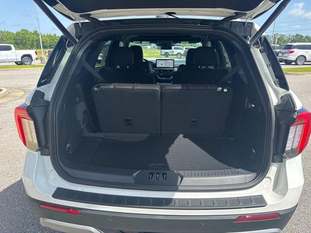 new 2025 Ford Explorer car