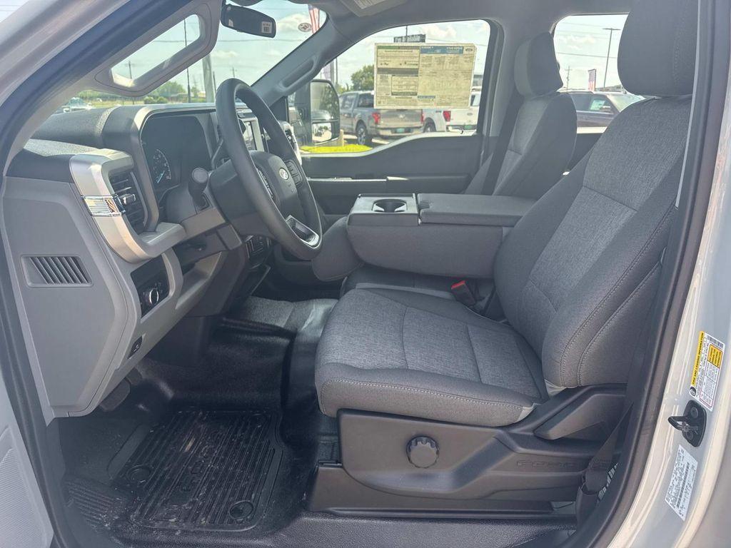 new 2025 Ford F-250 car
