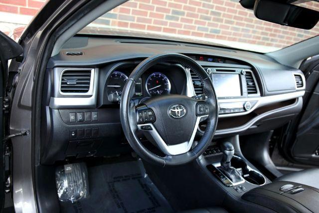 used 2019 Toyota Highlander car, priced at $25,950