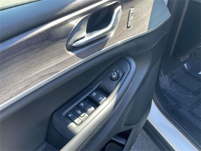 used 2023 Jeep Grand Cherokee car, priced at $27,864