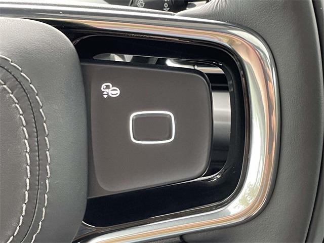 used 2025 Lincoln Navigator car, priced at $91,948