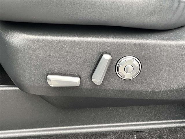 used 2025 Lincoln Navigator car, priced at $91,948