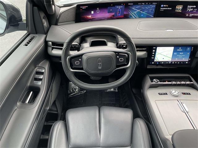 used 2025 Lincoln Navigator car, priced at $91,948