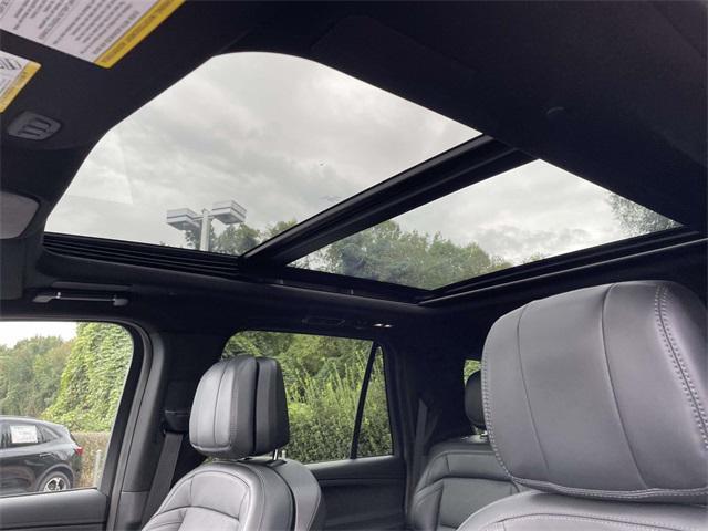 used 2025 Lincoln Navigator car, priced at $91,948