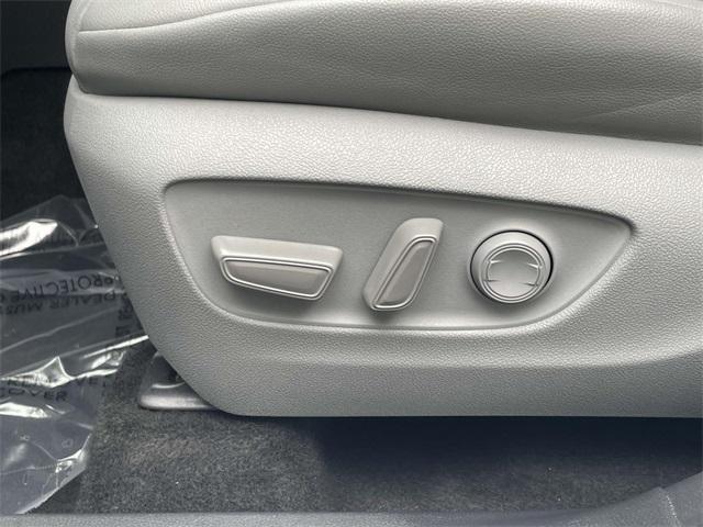 used 2020 Toyota Highlander car, priced at $30,989