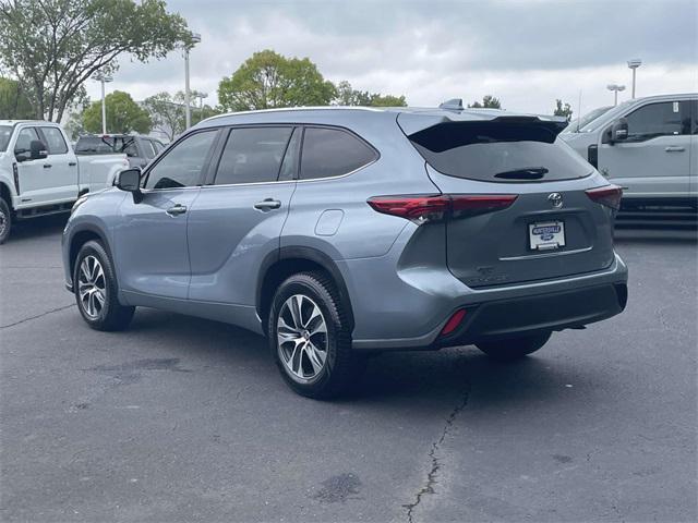 used 2020 Toyota Highlander car, priced at $30,989