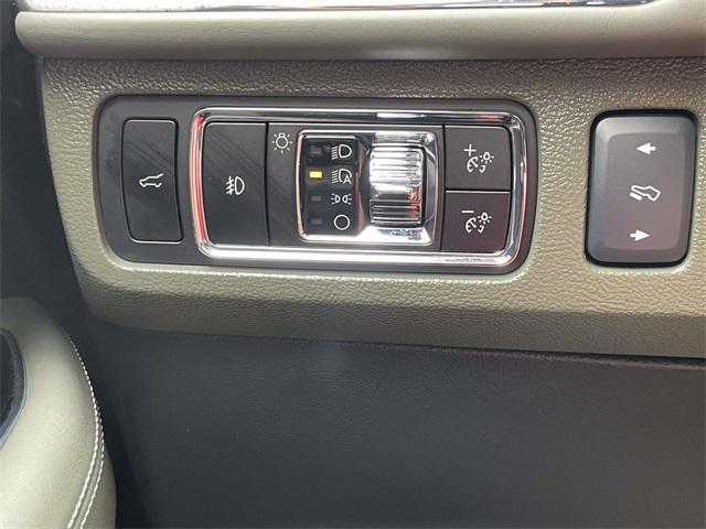 used 2024 Lincoln Navigator car, priced at $82,968