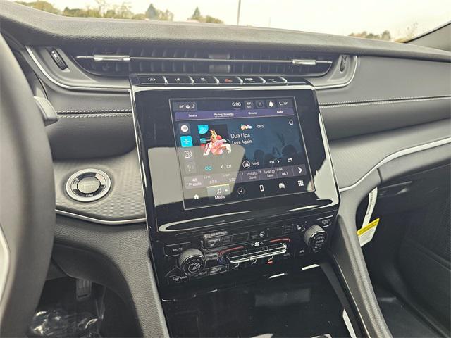 new 2025 Jeep Grand Cherokee car, priced at $38,749