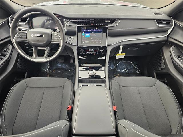 new 2025 Jeep Grand Cherokee car, priced at $38,749