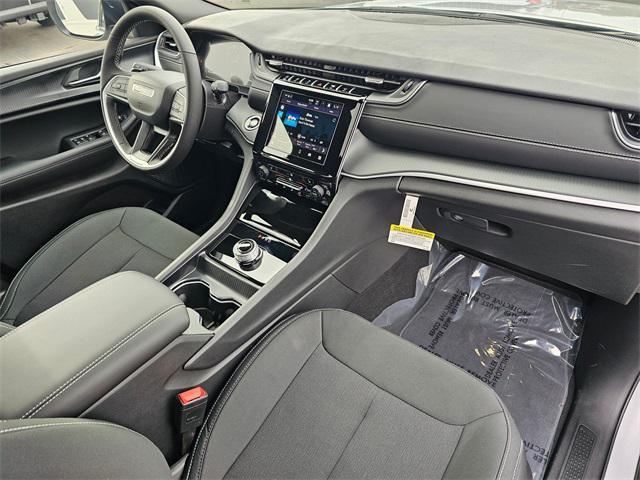 new 2025 Jeep Grand Cherokee car, priced at $38,749