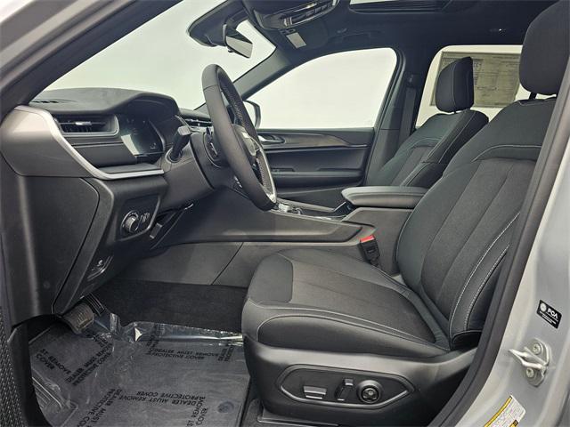 new 2025 Jeep Grand Cherokee car, priced at $38,749