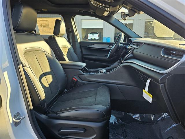 new 2025 Jeep Grand Cherokee car, priced at $41,749