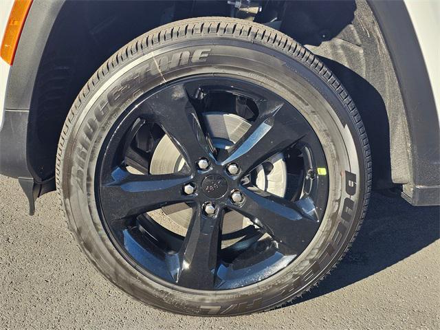 new 2025 Jeep Grand Cherokee car, priced at $41,749