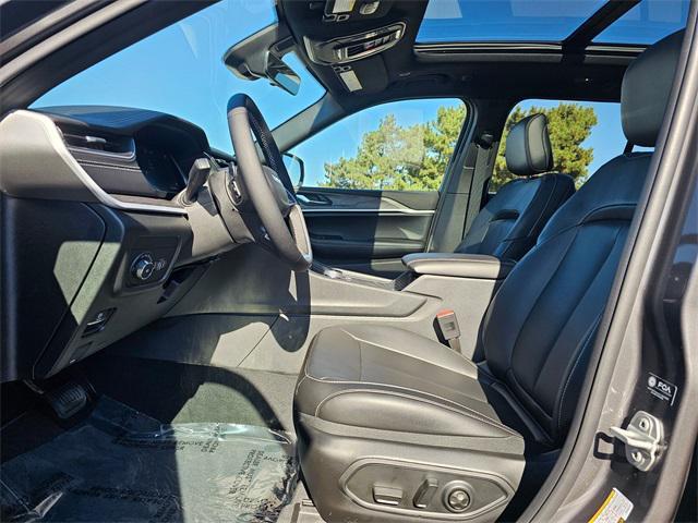 new 2025 Jeep Grand Cherokee car, priced at $49,749