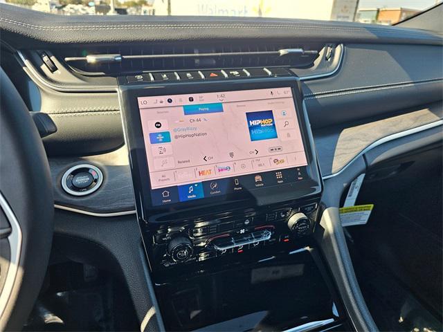 new 2025 Jeep Grand Cherokee car, priced at $49,749