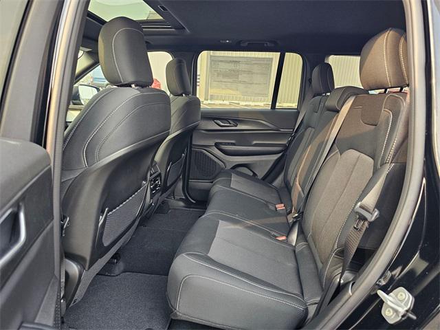 new 2025 Jeep Grand Cherokee car, priced at $40,345