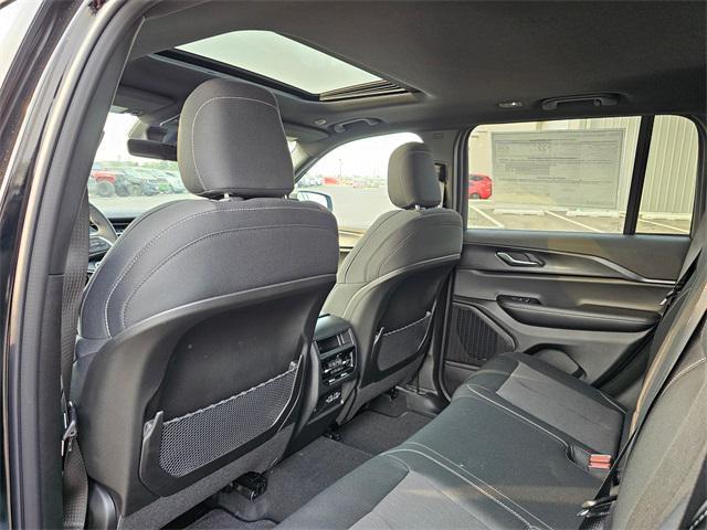 new 2025 Jeep Grand Cherokee car, priced at $40,345