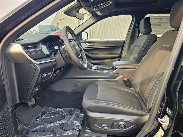 new 2025 Jeep Grand Cherokee car, priced at $40,345