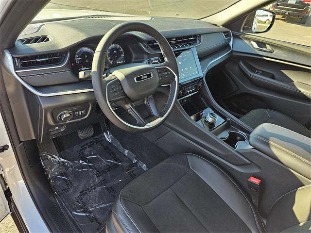 new 2025 Jeep Grand Cherokee car, priced at $43,250