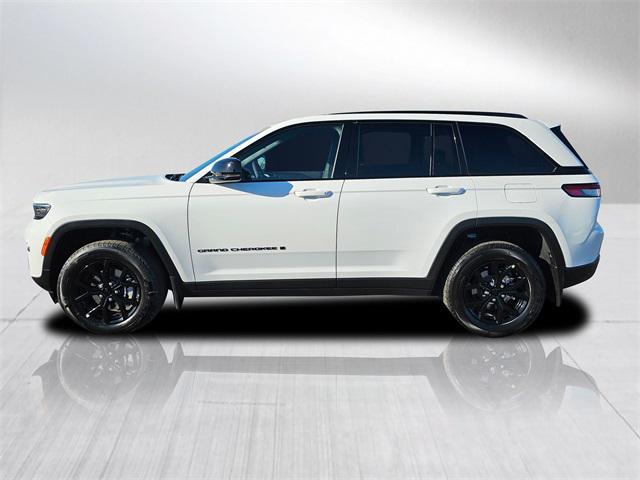new 2025 Jeep Grand Cherokee car, priced at $43,250