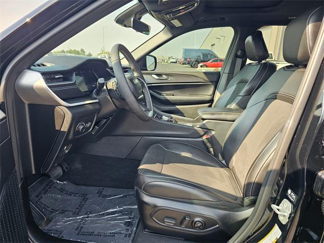 used 2025 Jeep Grand Cherokee car, priced at $38,967