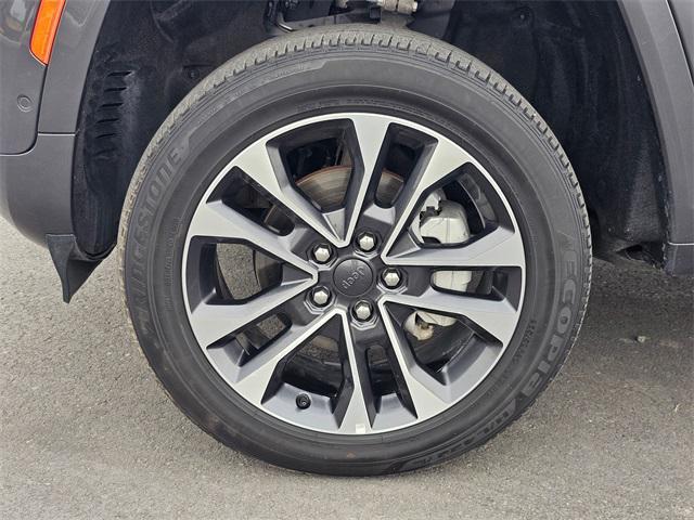 used 2024 Jeep Grand Cherokee car, priced at $39,639