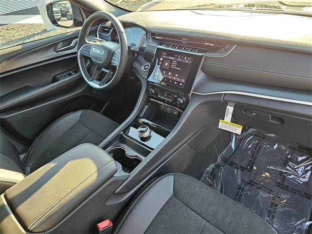 new 2025 Jeep Grand Cherokee car, priced at $43,749