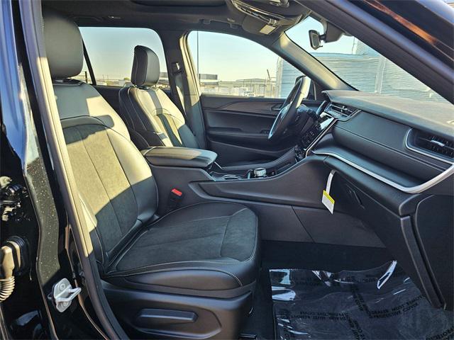 new 2025 Jeep Grand Cherokee car, priced at $43,749