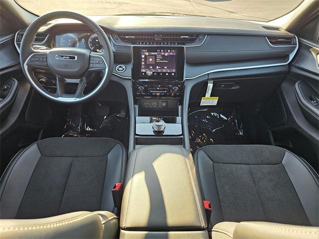 new 2025 Jeep Grand Cherokee car, priced at $43,749