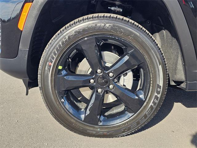 new 2025 Jeep Grand Cherokee car, priced at $42,749