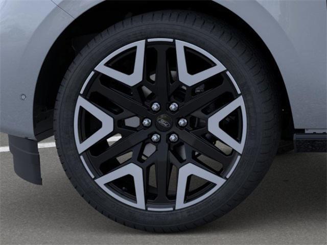 new 2025 Ford Expedition car, priced at $92,605