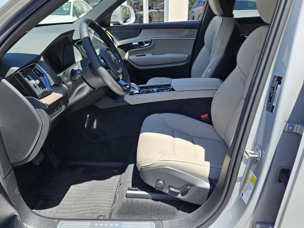new 2025 Volvo XC90 Plug-In Hybrid car, priced at $78,805