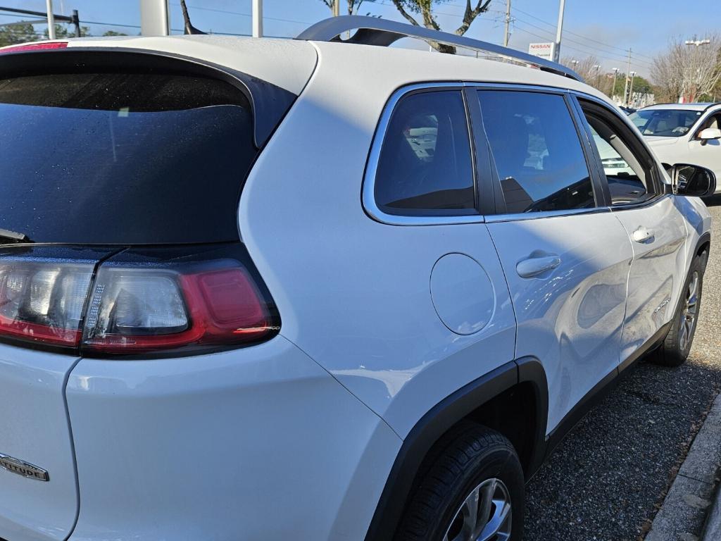 used 2019 Jeep Cherokee car, priced at $15,495